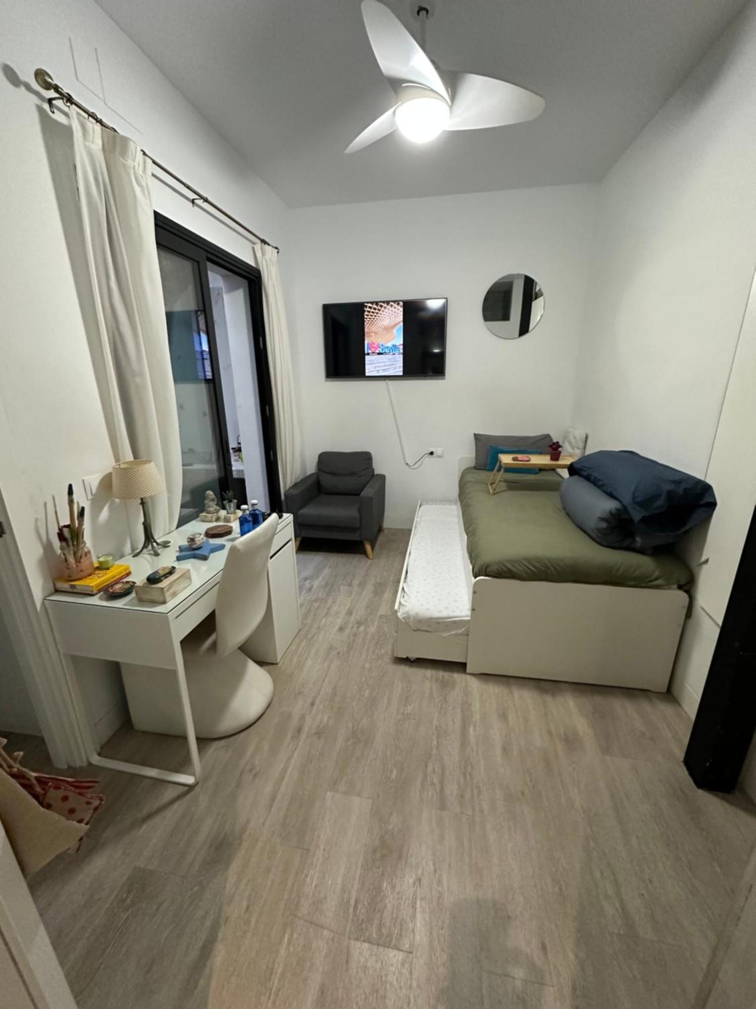 Casa Duque Compartida Familiar 2- Habitacion Bano Propio Sevilla Buitenkant foto